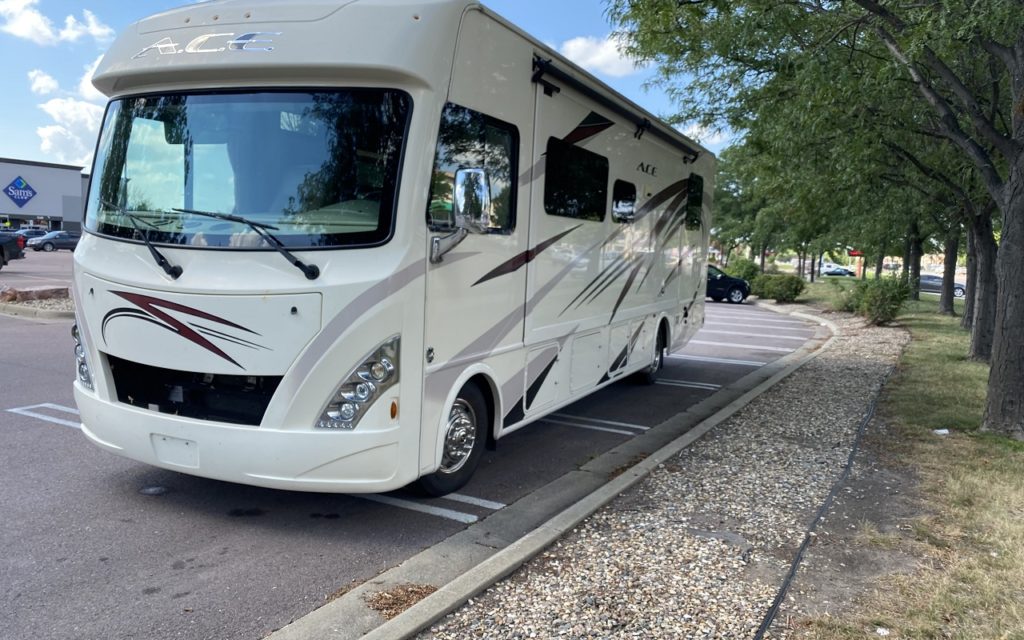 2018 Thor Ace 30.4 Motorhome Front Left