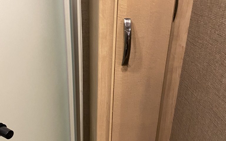 2018 Thor Ace 30.4 Bathroom Cabinets
